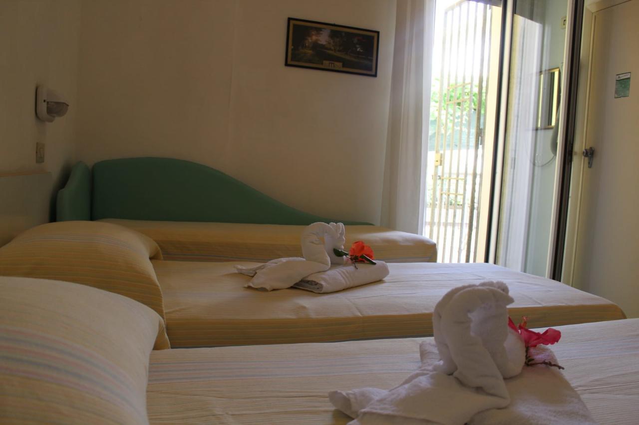 Hotel Erika Rimini Exterior foto